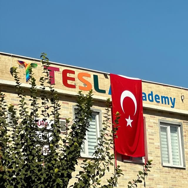 Kurumumuzdan Kareler